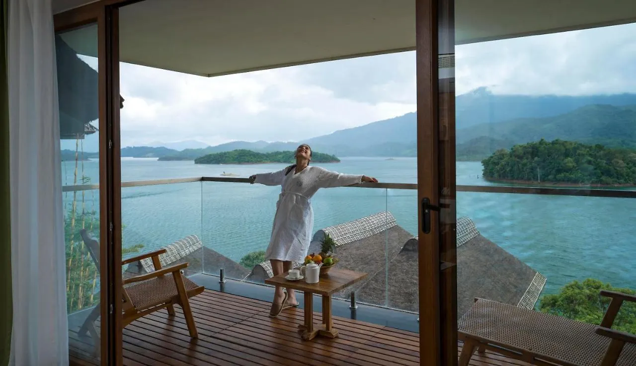 ***** Luxury tent Mountain Shadows Resort Wayanad India