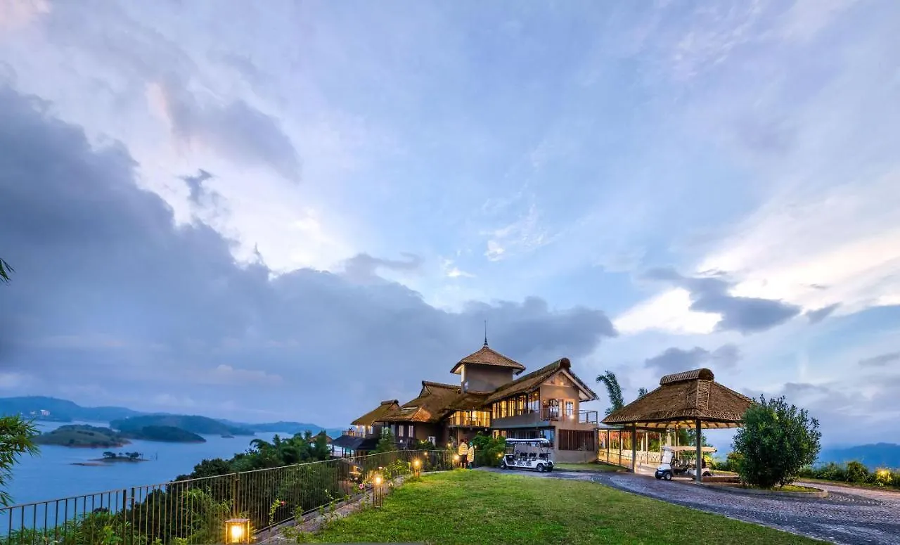 Mountain Shadows Resort Wayanad 5*,